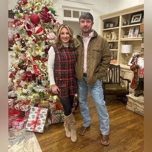 Women’s Festive Romper
Worn once
Like new!
Perfect for the Christmas Holidays!